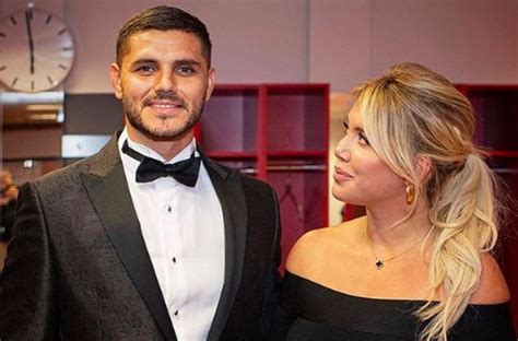 Wanda Nara umilia Icardi: pubblica sui social tutti i suoi messaggi 